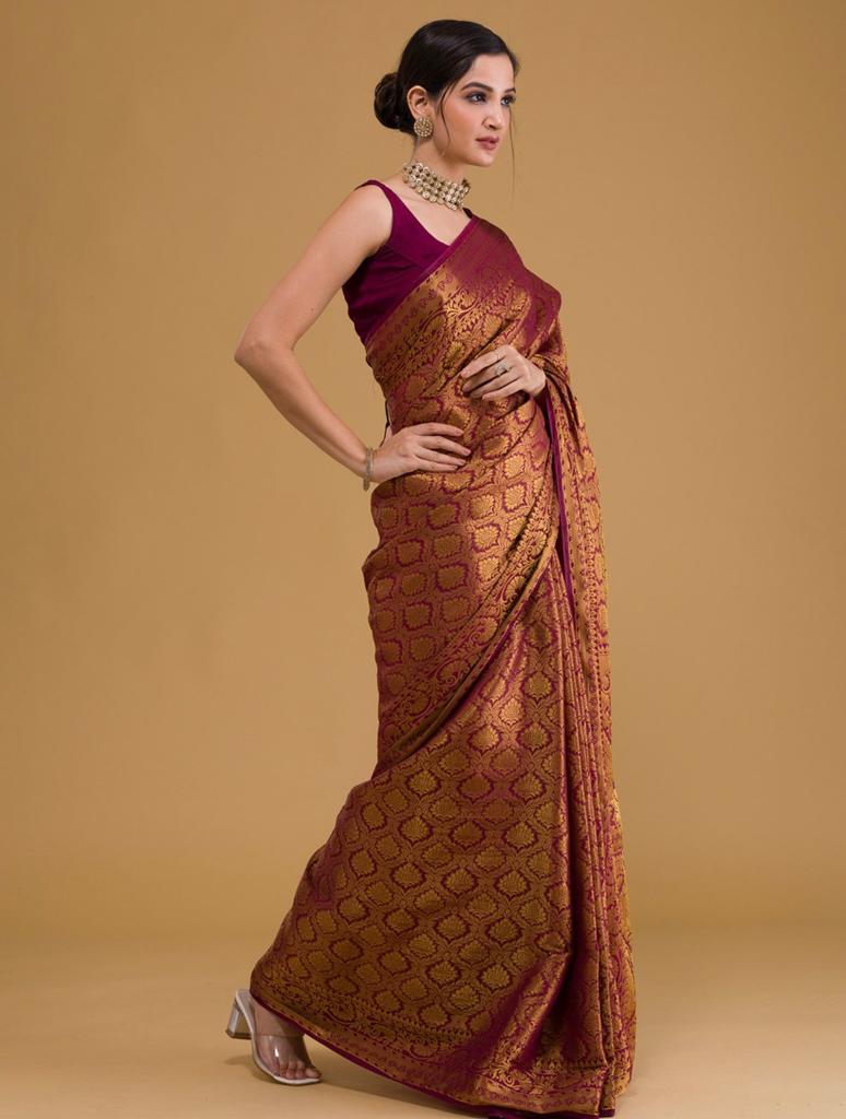 Bucolic Maroon Soft Silk Saree With Confounding Blouse Piece