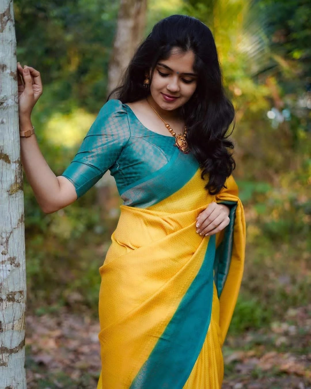 Splendorous Yellow Soft Silk Saree With Propinquity Blouse Piece