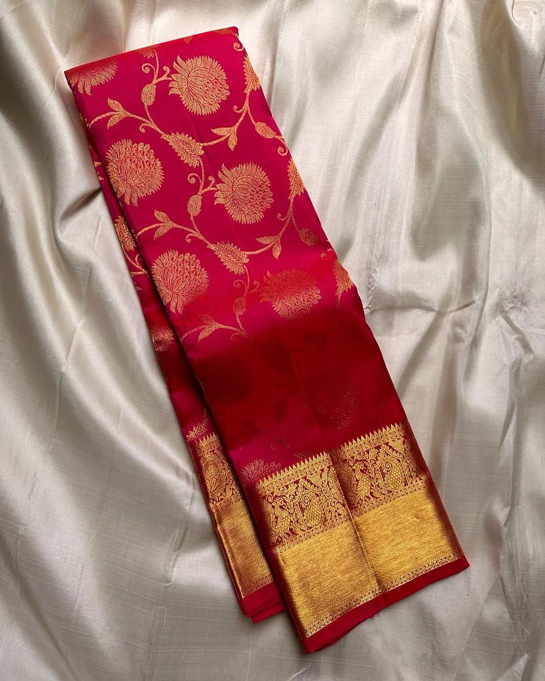 Imaginative Red Soft Banarasi Silk Saree With Lassitude Blouse Piece