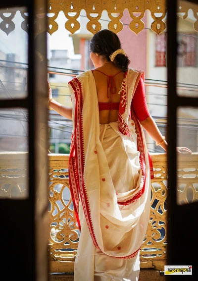 Sizzling White Cotton Silk Saree With Unequalled Blouse Piece