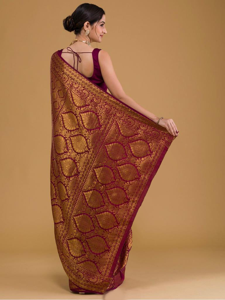 Bucolic Maroon Soft Silk Saree With Confounding Blouse Piece