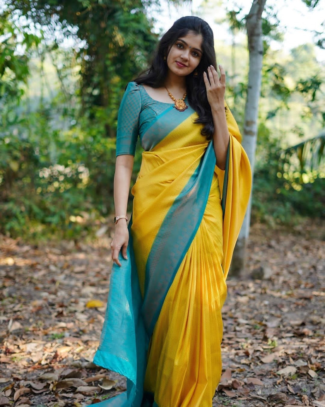 Splendorous Yellow Soft Silk Saree With Propinquity Blouse Piece