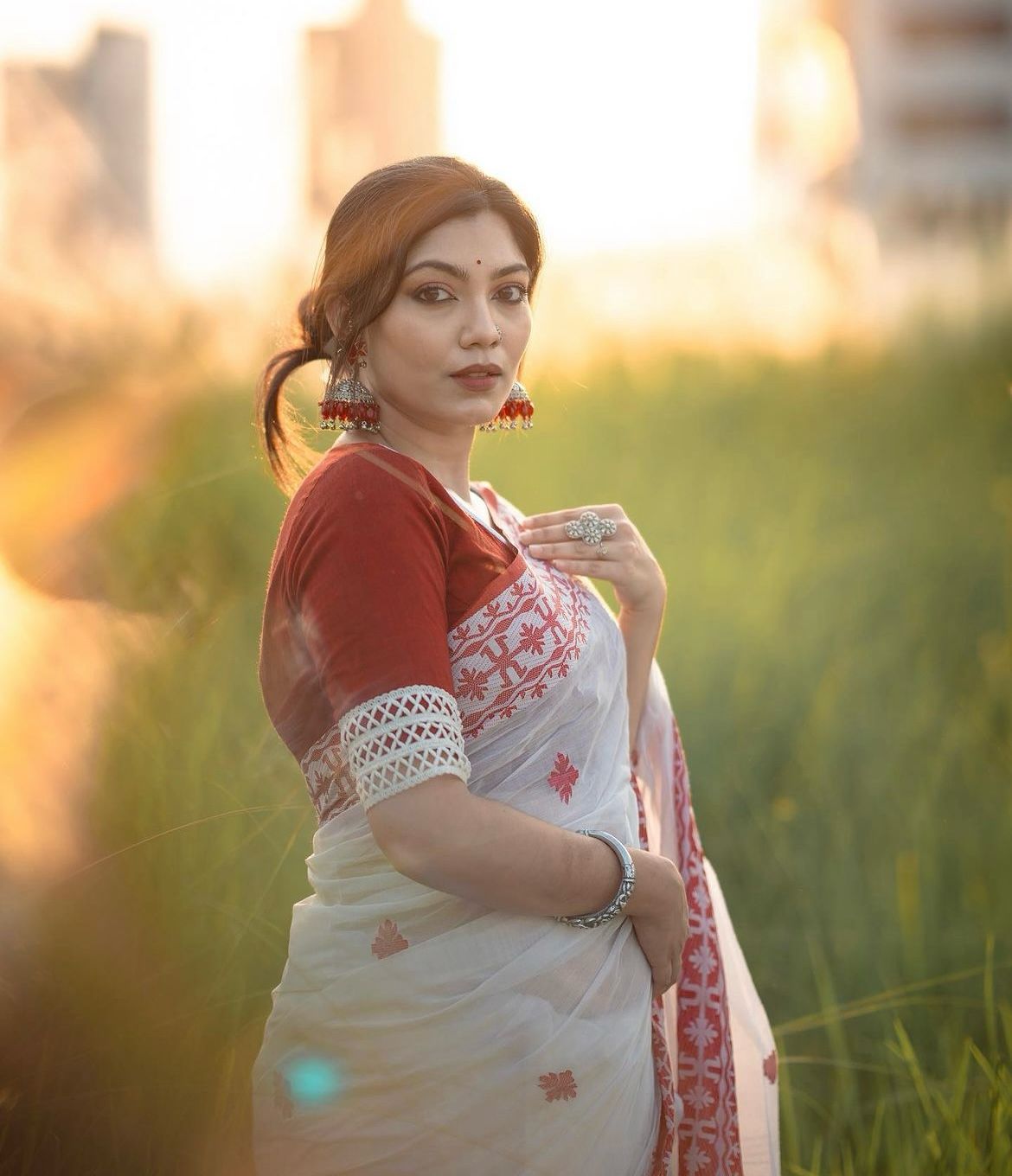 Invaluable White Soft Cotton Silk Saree With Super Classy Blouse Piece