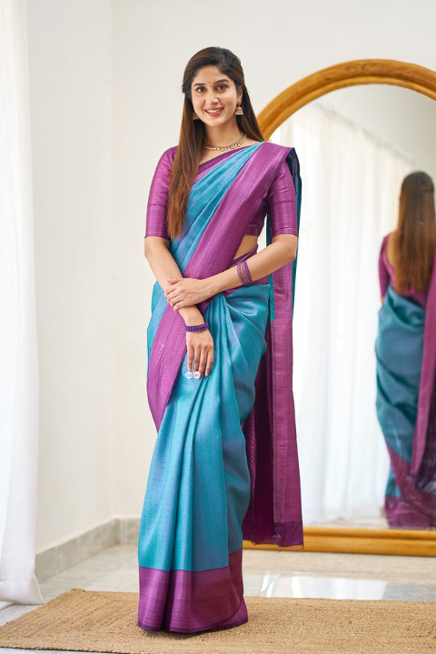 Chatoyant Firozi Soft Silk Saree With Delightful Blouse Piece