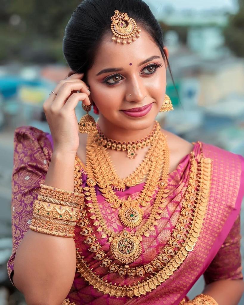 Desiring Dark Pink Soft Silk Saree With Engaging Blouse Piece