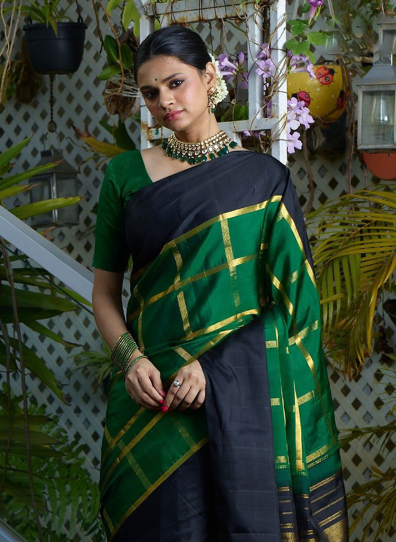 Refreshing Green Soft Silk Saree With Trendy Blouse Piece