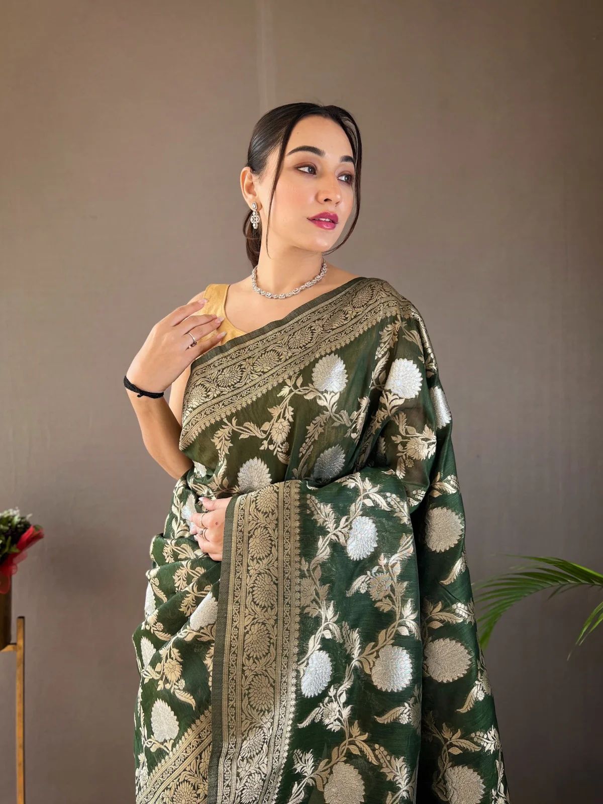 Classy Green Soft Silk Saree With Demesne Blouse Piece