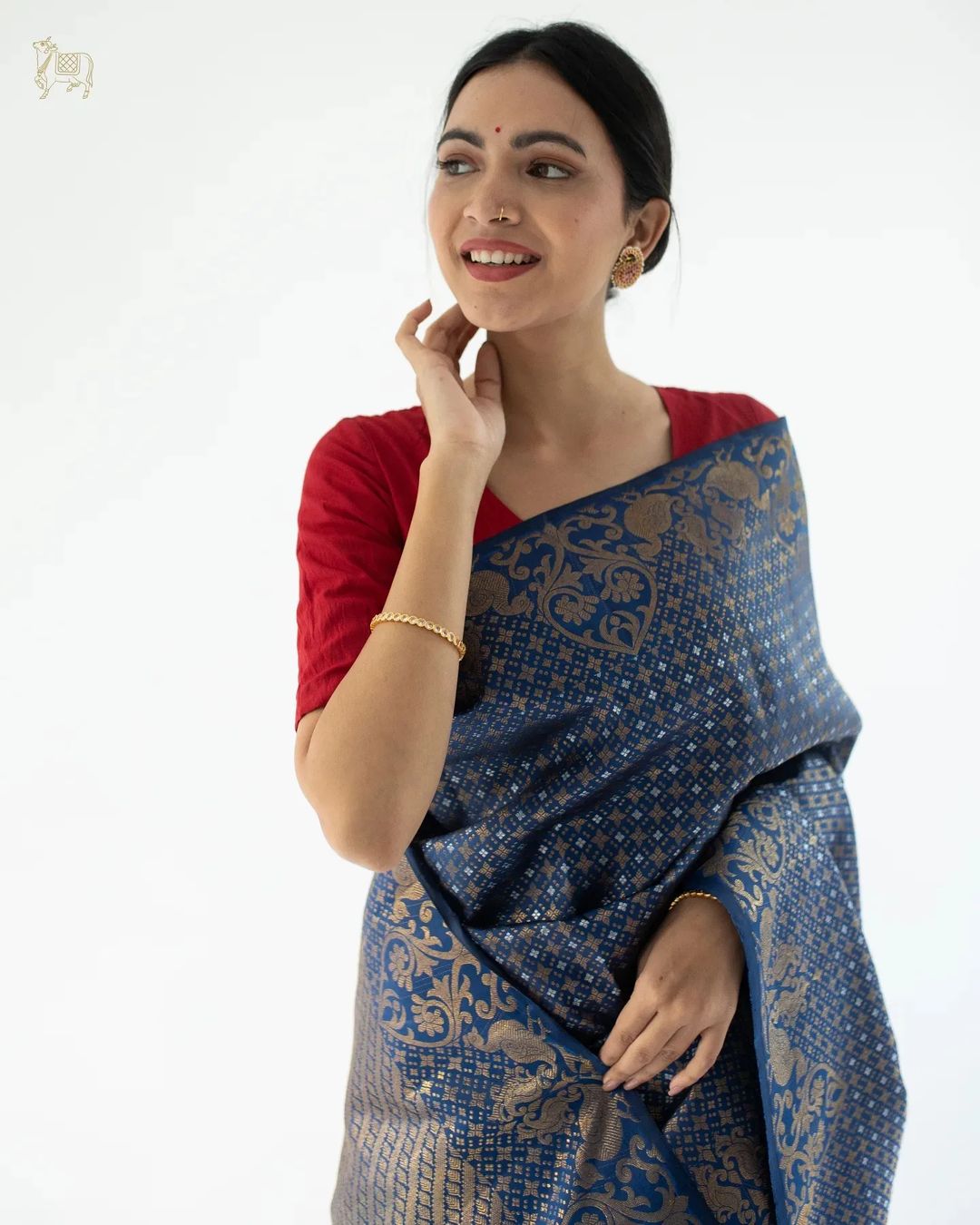 Imaginative Blue Soft Silk Saree With Beleaguer Blouse Piece