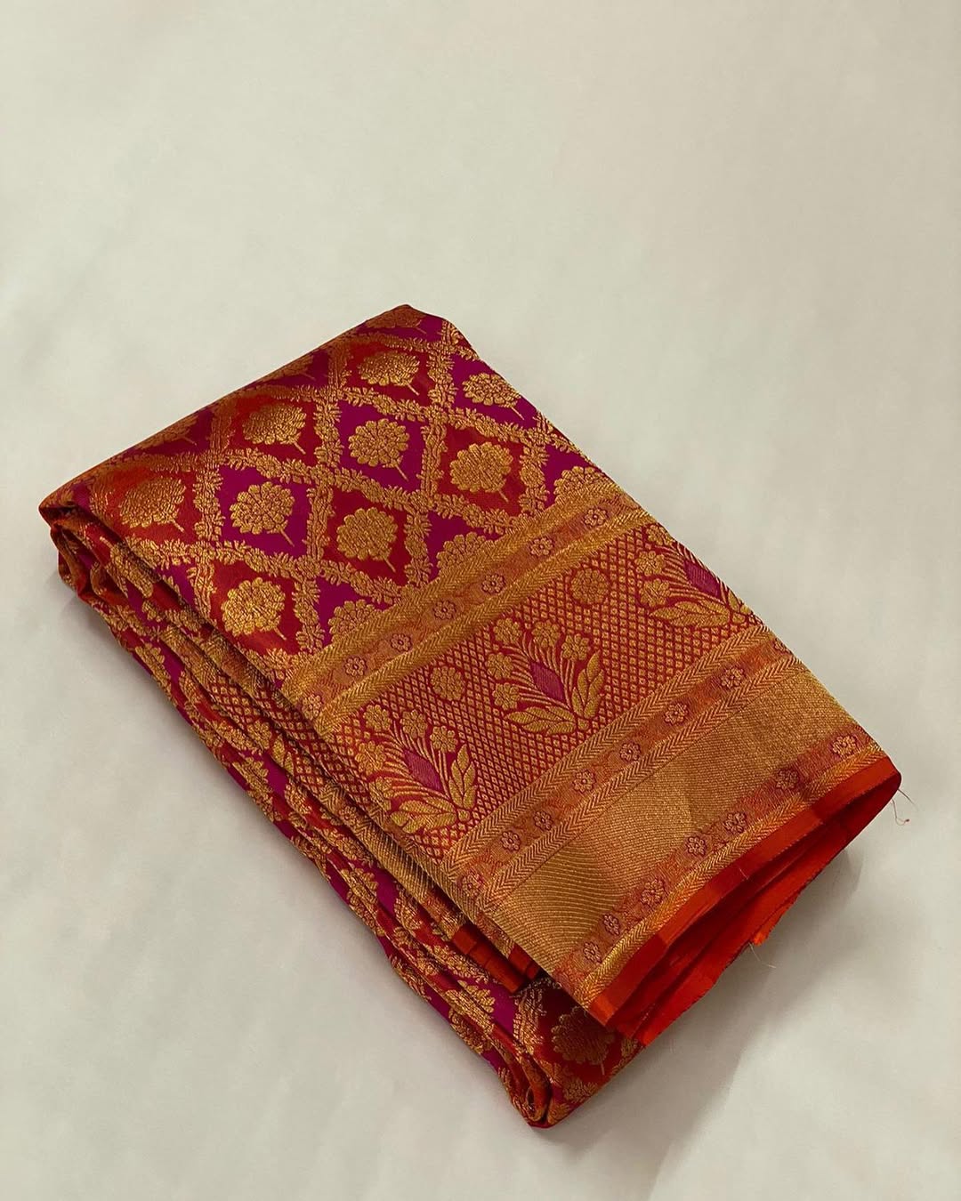 Preferable Red Soft Banarasi Silk Saree With Moiety Blouse Piece