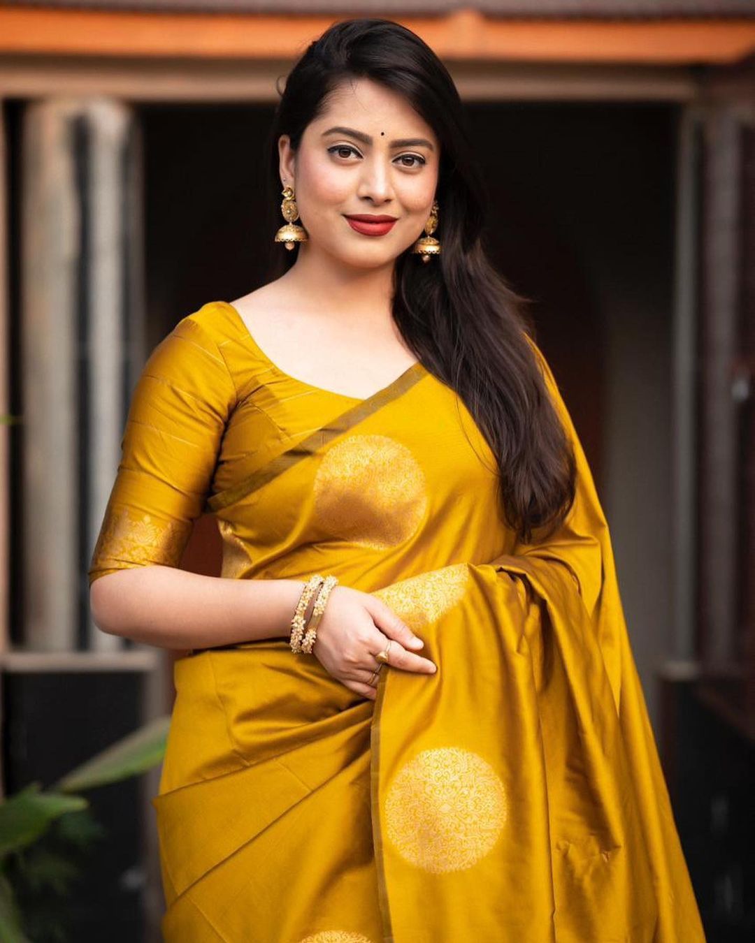 Blissful Yellow Soft Silk Saree With Classic Blouse Piece