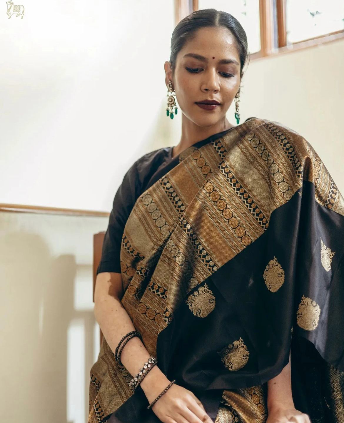 Prodigal Black Soft Silk Saree With Symmetrical Blouse Piece