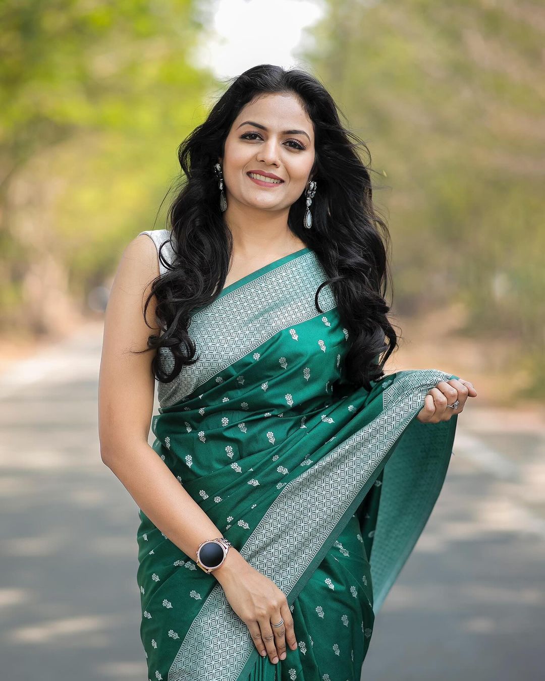 Flattering Green Cotton Silk Saree With Gossamer Blouse Piece