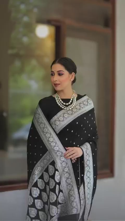 Lissome Black Soft Silk Saree With Majesty Blouse Piece