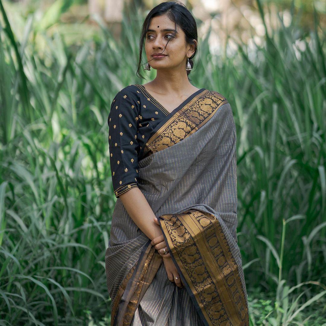 Ravishing Grey Soft Silk Saree With Transcendent Blouse Piece