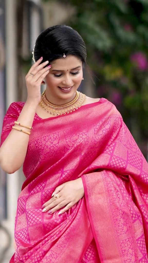 Beauteous Pink Soft Banarasi Silk Saree With Blouse Piece