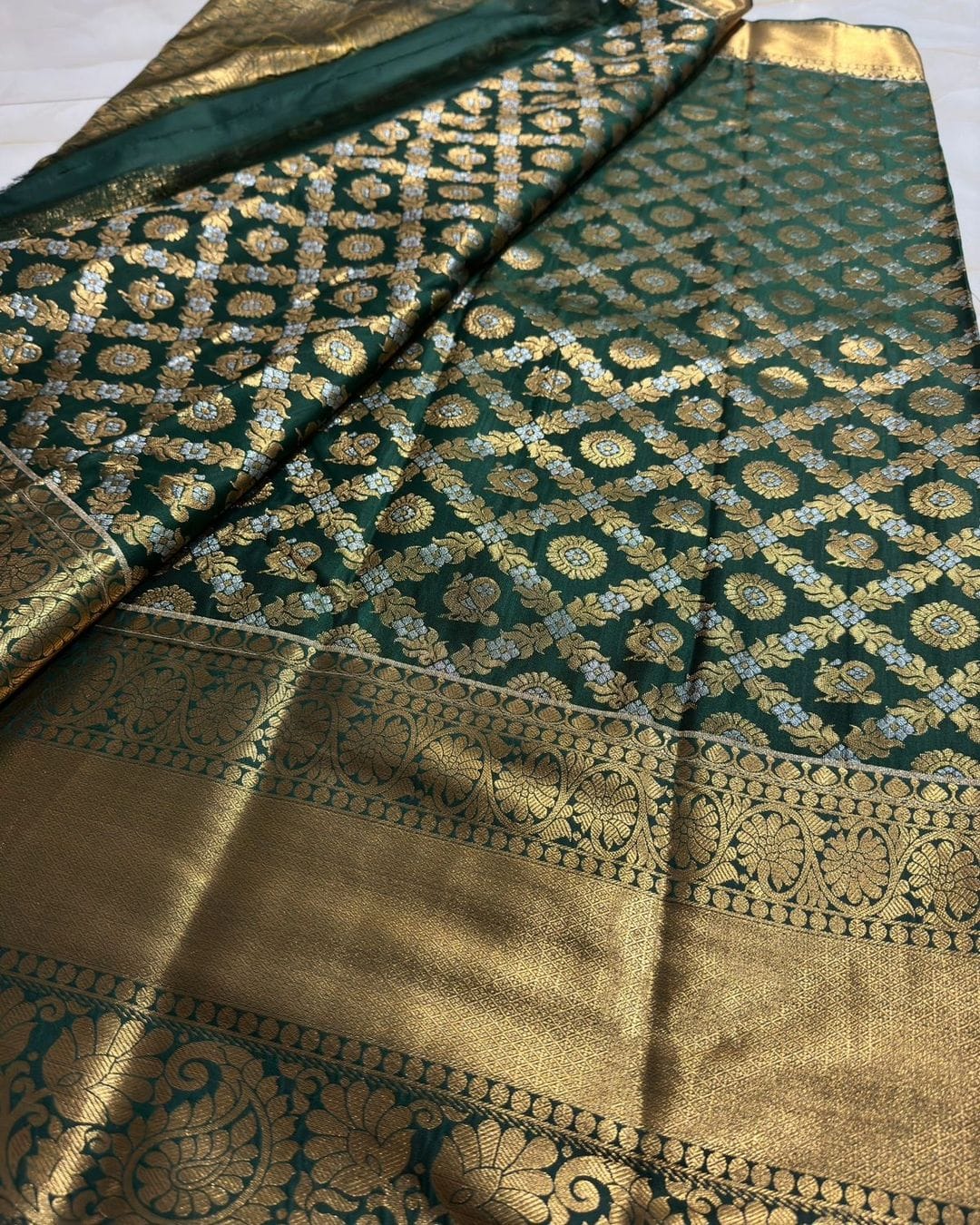 Surpassing Green Soft Banarasi Silk Saree With Skinny Blouse Piece