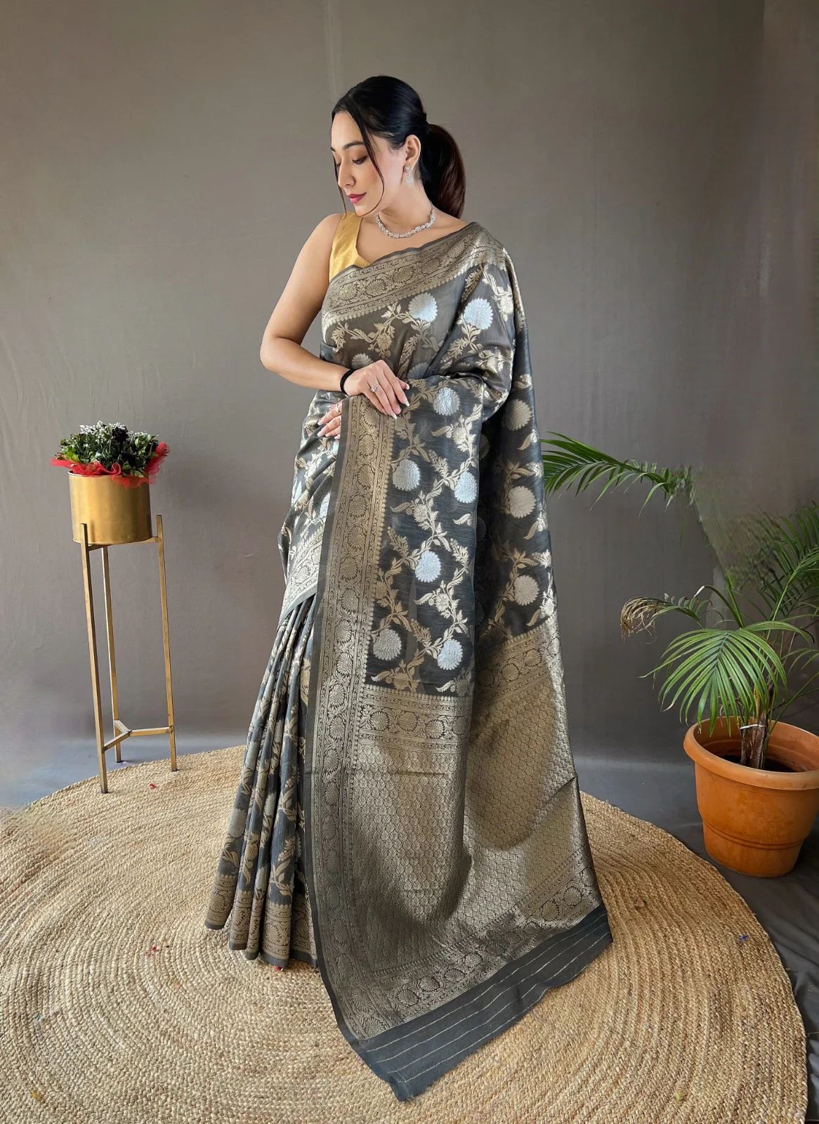 Elegant Grey Soft Silk Saree With Flameboyant Blouse Piece