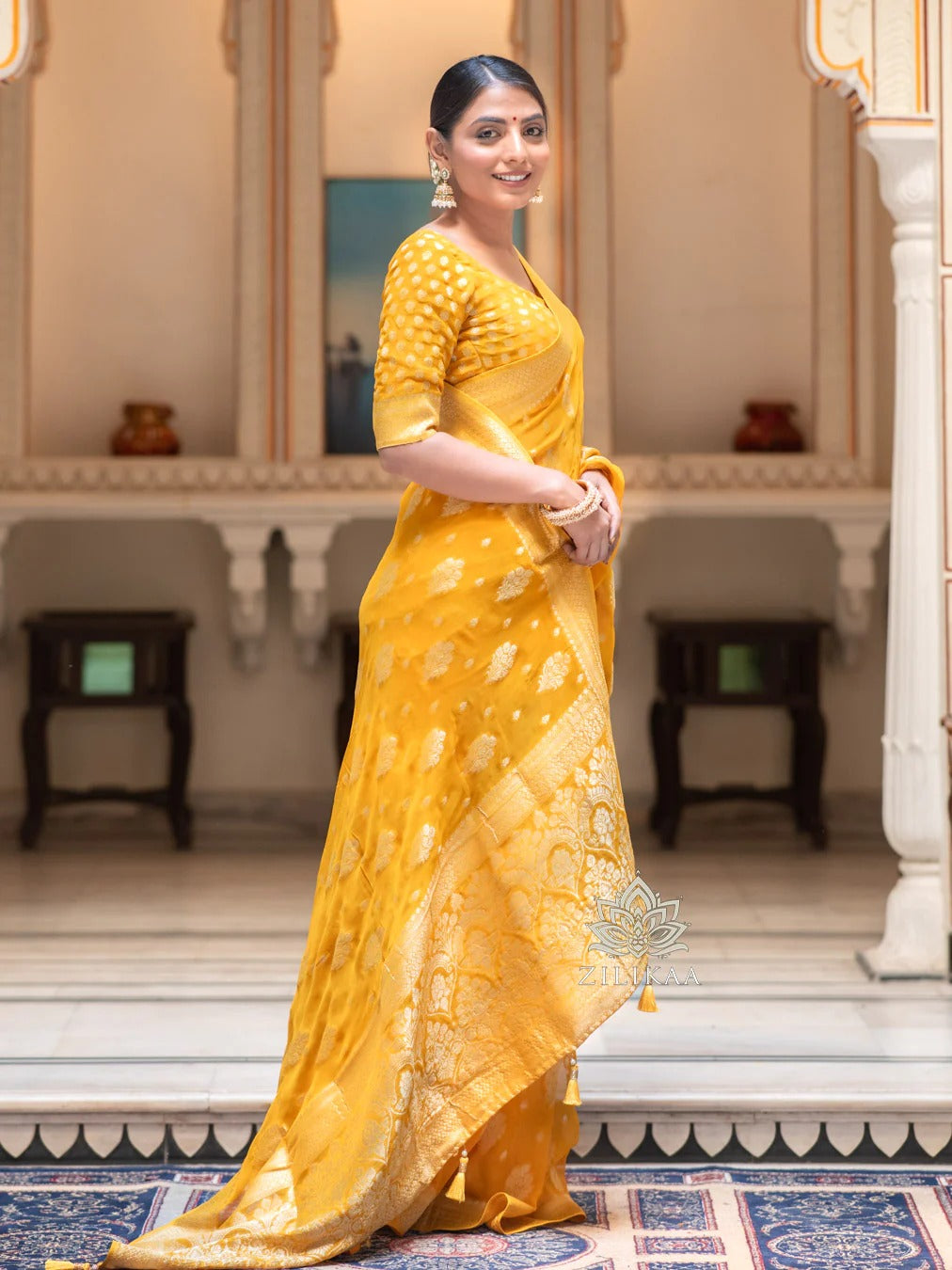 Amiable Yellow Soft Silk Saree With Most Evocative Blouse Piece