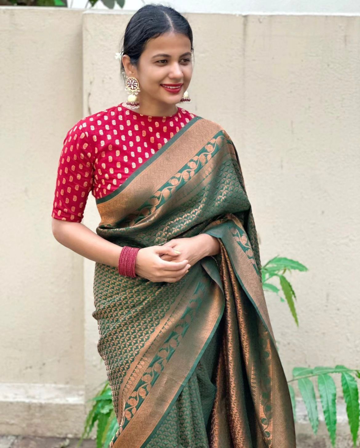 Blooming Green Soft Silk Saree With Blouse Piece