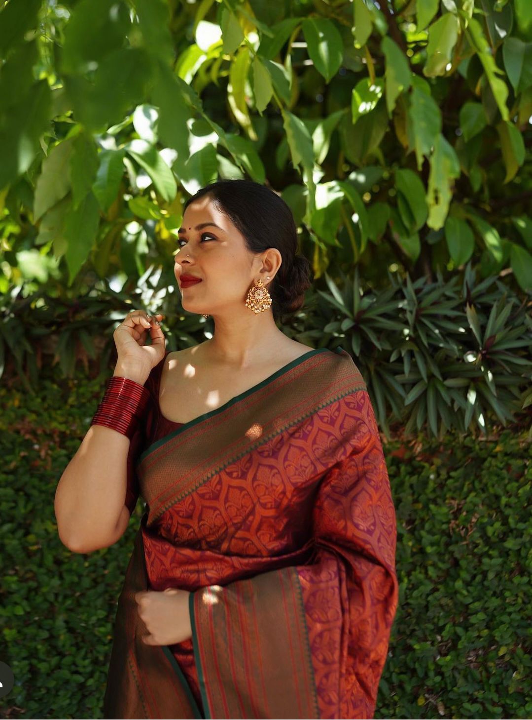 Charming Maroon Soft Silk Saree With Beleaguer Blouse Piece