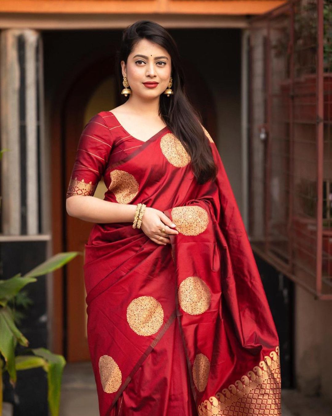 Redolent Red Soft Silk Saree With Sensational Blouse Piece