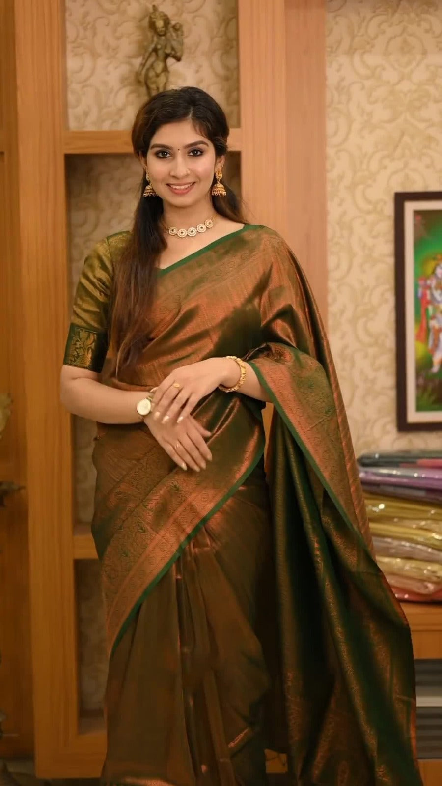 Delectable Green Soft Banarasi Silk Saree With Effervescent Blouse Piece