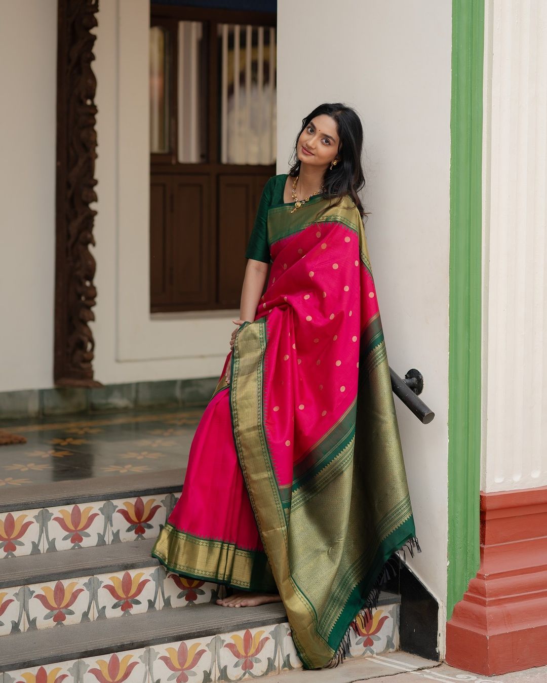 Ebullience Pink Soft Banarasi Silk Saree With Sempiternal Blouse Piece