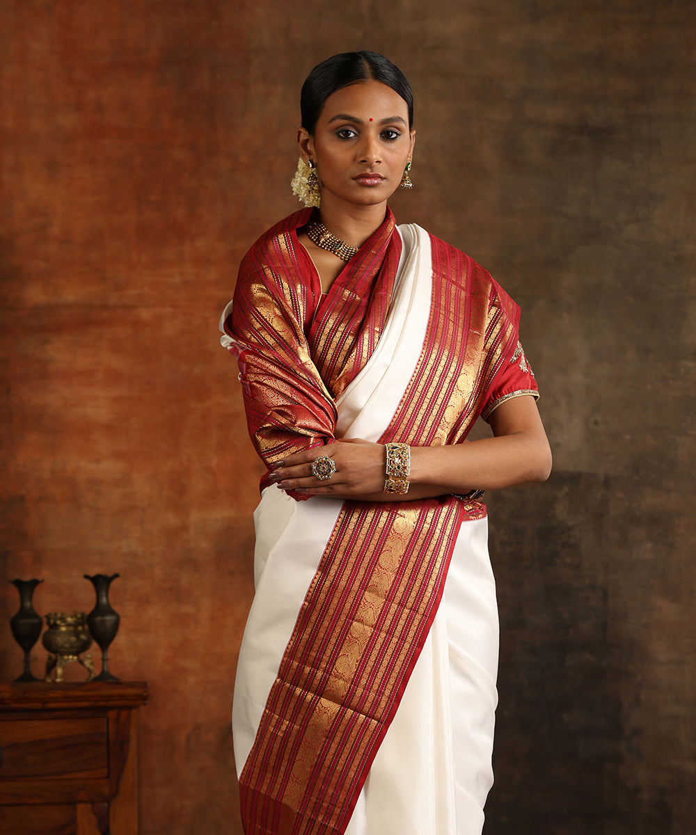 Comely White Soft Silk Saree With Elision Blouse Piece