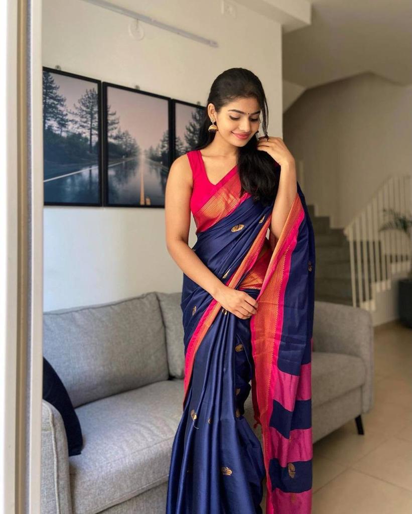 Enticing Blue Soft Silk Saree With Blouse Piece