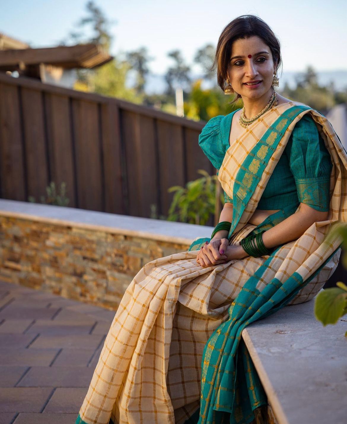 Arresting Beige Soft Silk Saree With An insanely Blouse Piece