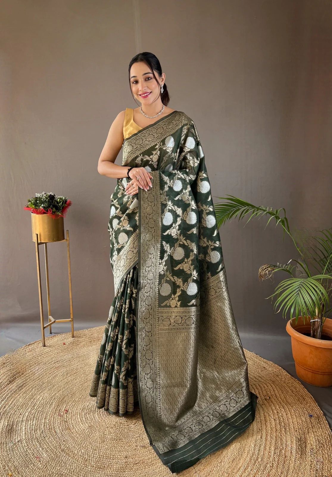 Classy Green Soft Silk Saree With Demesne Blouse Piece