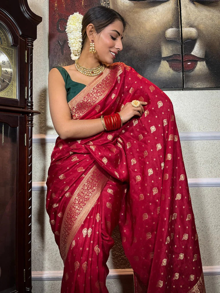 Breathtaking Red Soft Silk Saree With Comely Blouse Piece