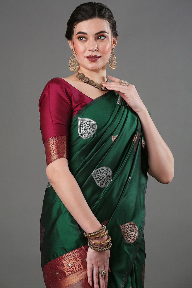 Imbrication Green Soft Silk Saree With Lissome Blouse Piece