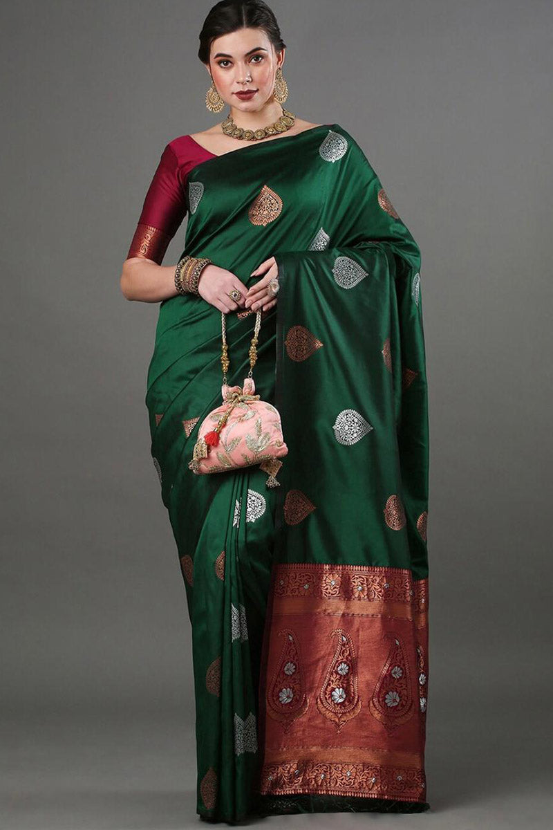 Imbrication Green Soft Silk Saree With Lissome Blouse Piece