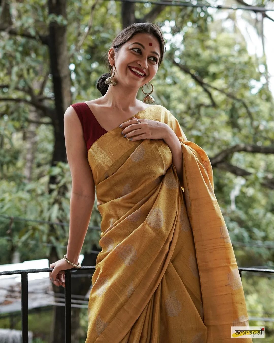 Radiant Yellow Cotton Silk Saree With Tempting Blouse Piece