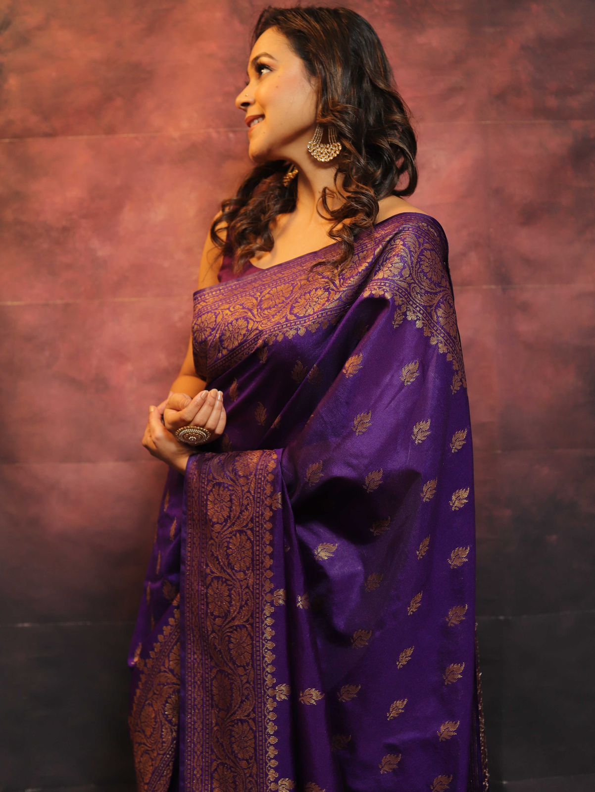 Susurrous Purple Soft Silk Saree With Smashing Blouse Piece