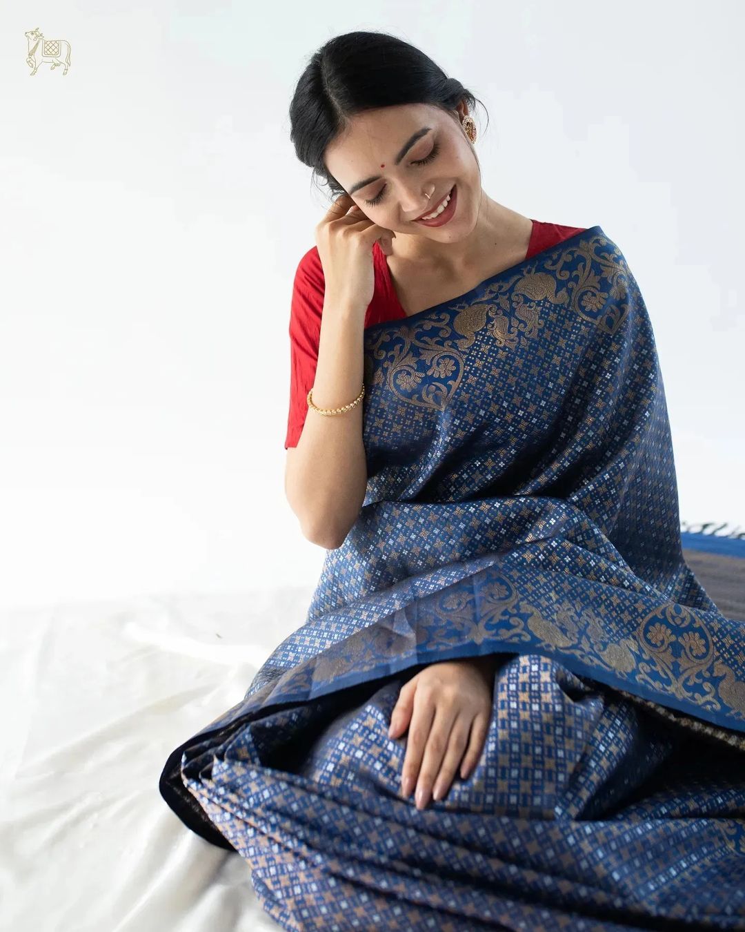 Imaginative Blue Soft Silk Saree With Beleaguer Blouse Piece