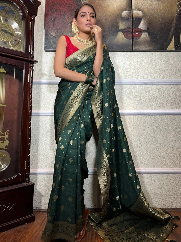 Incomparable Green Soft Silk Saree With Mesmeric Blouse Piece