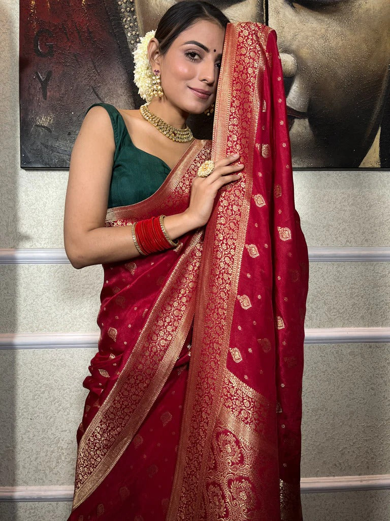 Breathtaking Red Soft Silk Saree With Comely Blouse Piece