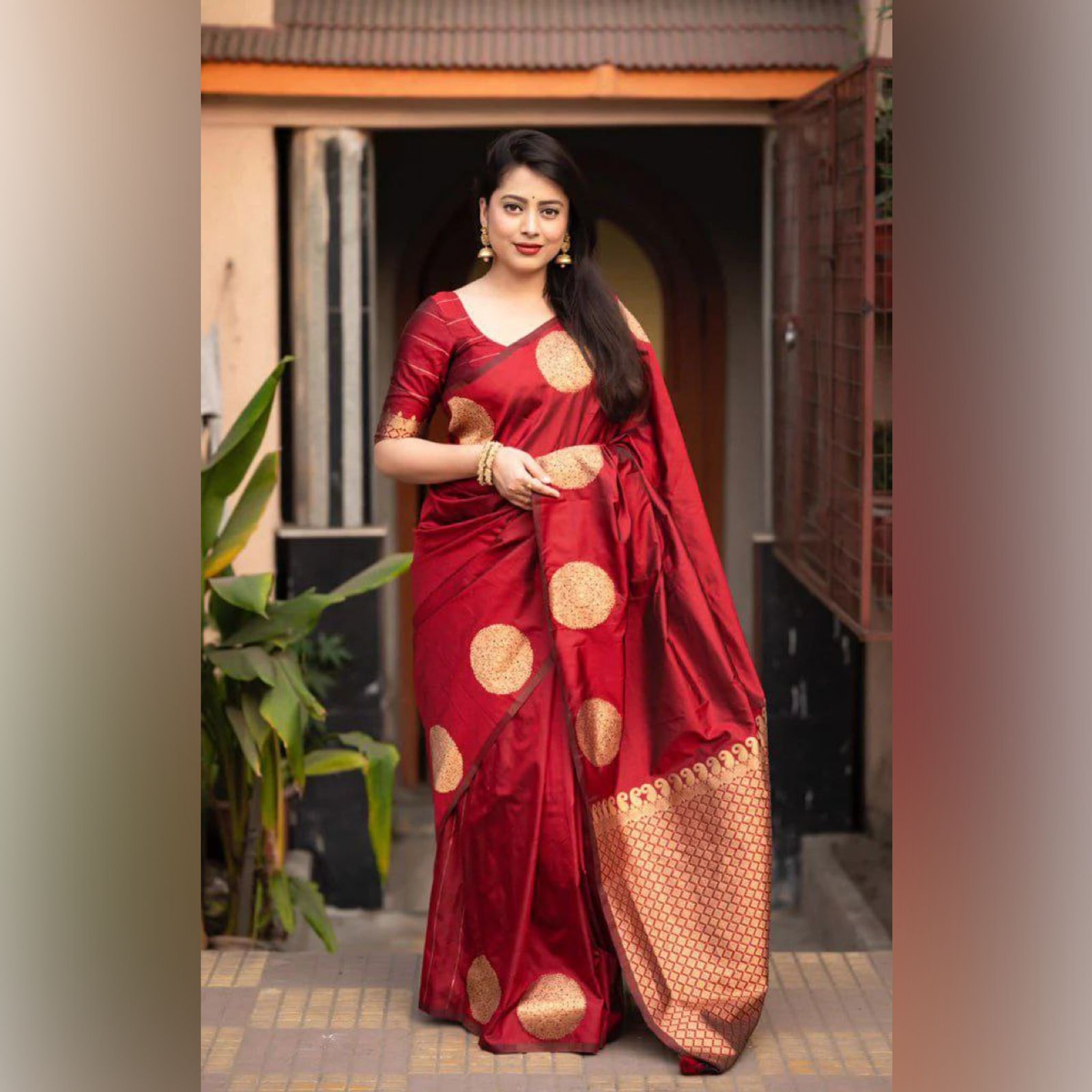 Redolent Red Soft Silk Saree With Sensational Blouse Piece