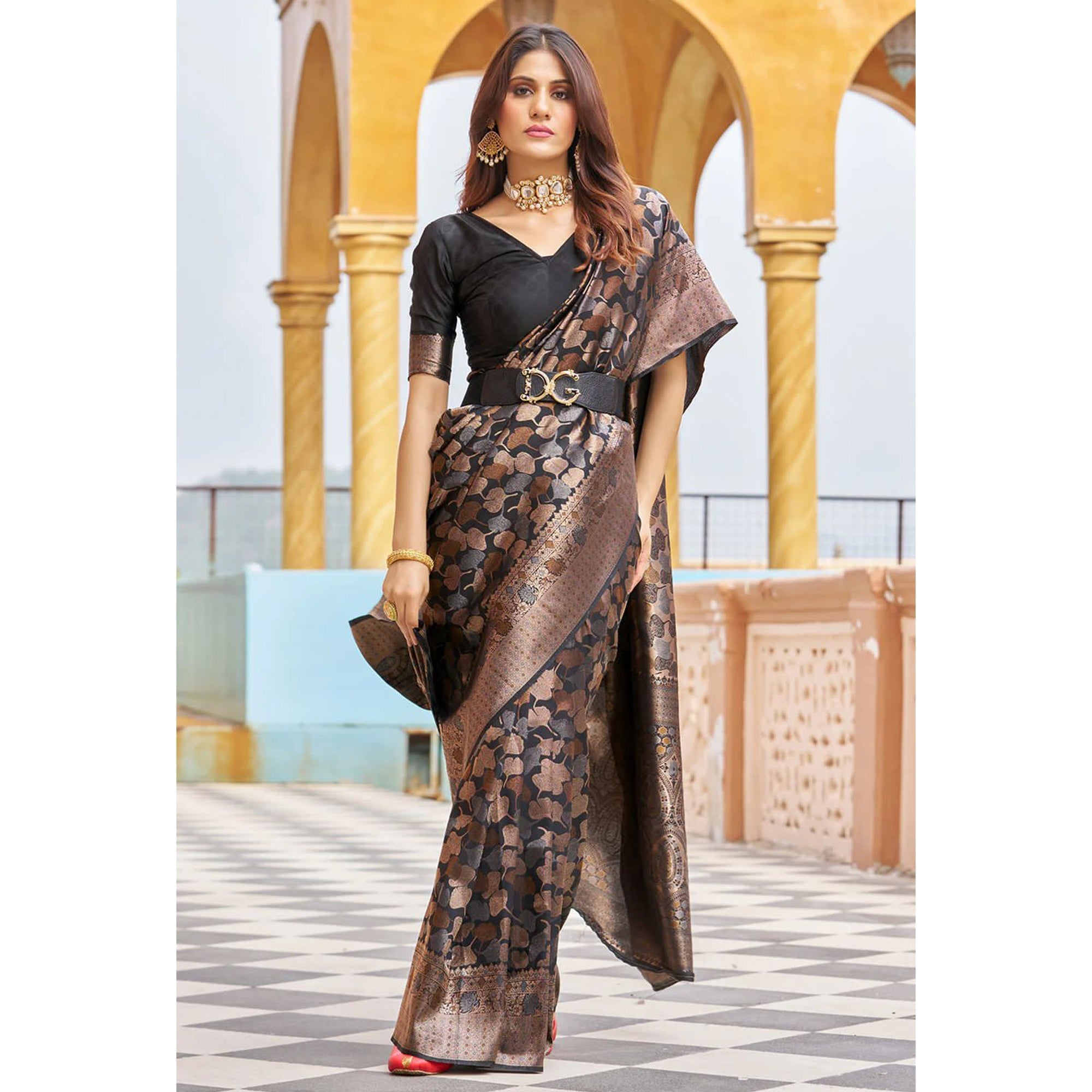 Precious Black Soft Silk Saree With Sizzling Blouse Piece