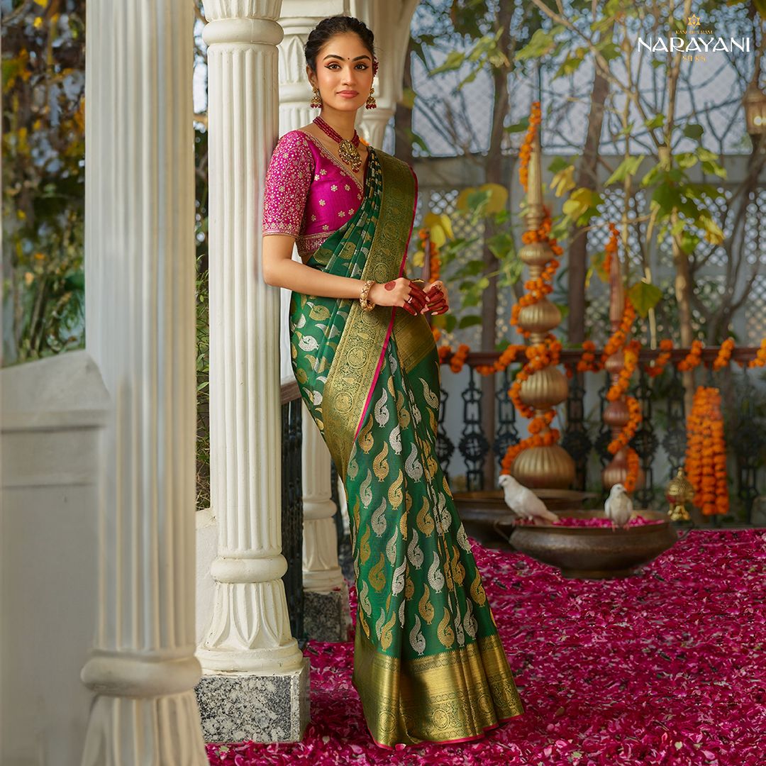 Inspiring Green Soft Silk Saree With Most Flattering Blouse Piece