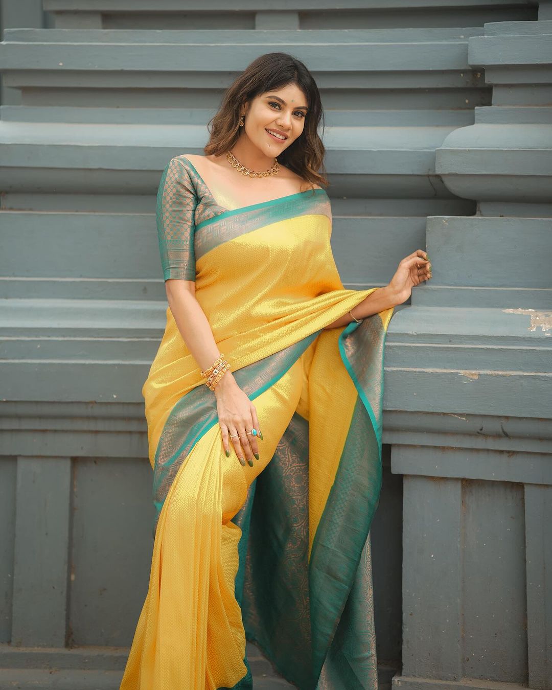 Splendorous Yellow Soft Silk Saree With Propinquity Blouse Piece