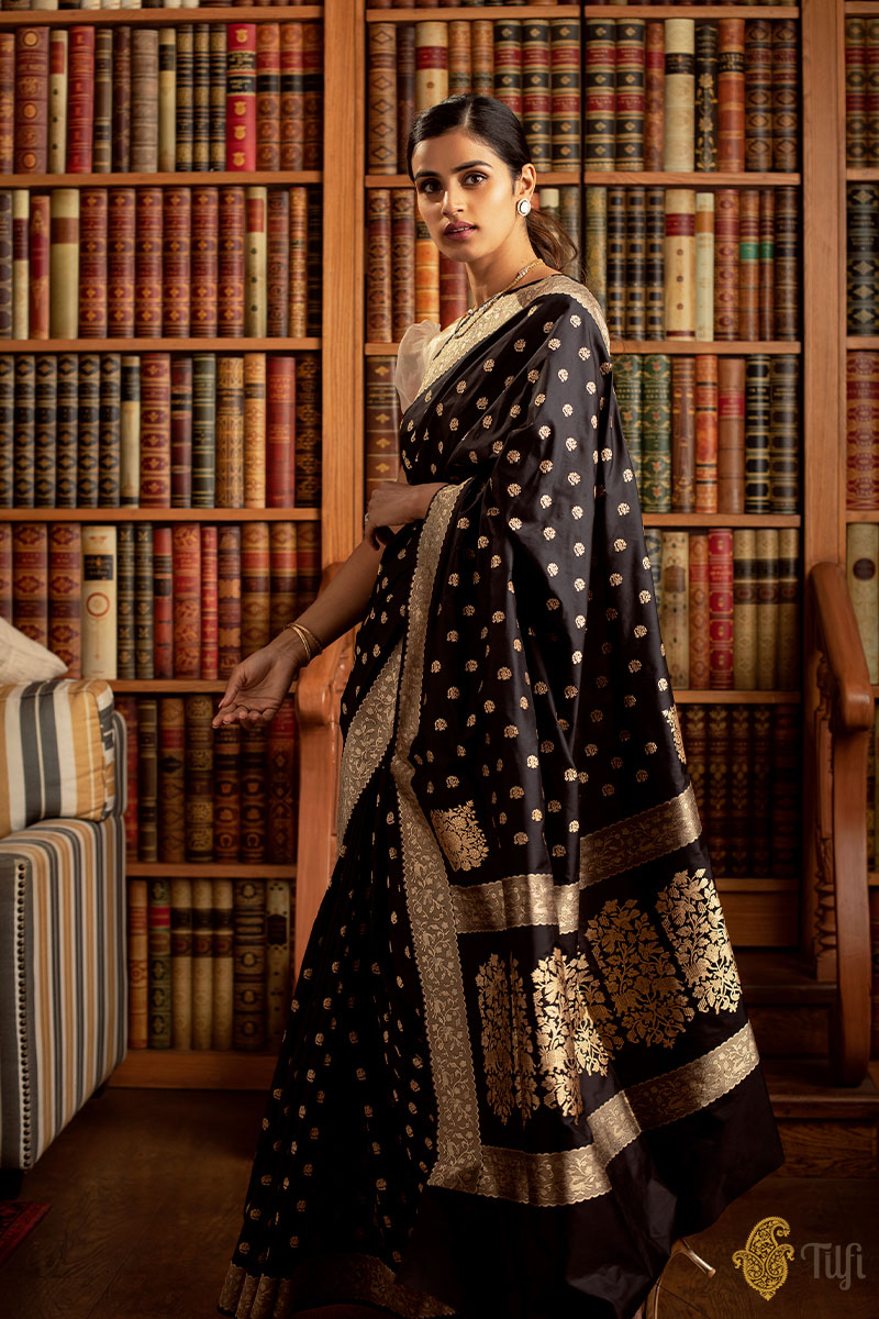 Unique Black Soft Silk Saree With Amazing Blouse Piece