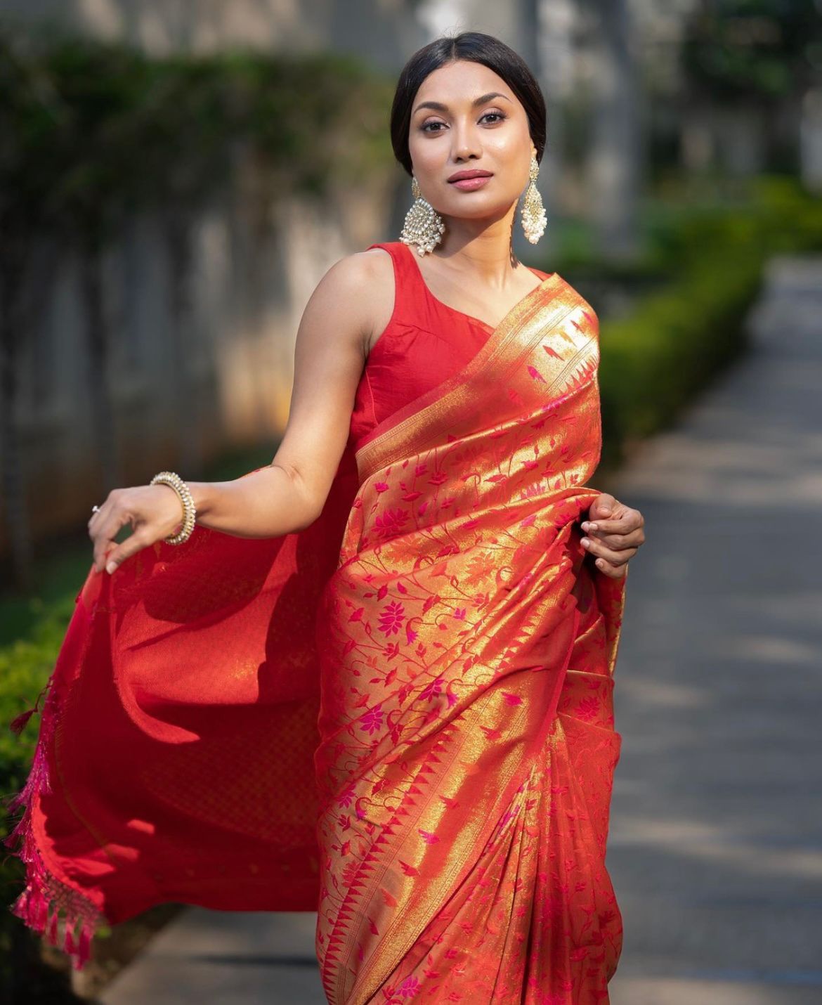 Lovely Red Soft Banarasi Silk Saree With Blouse Piece