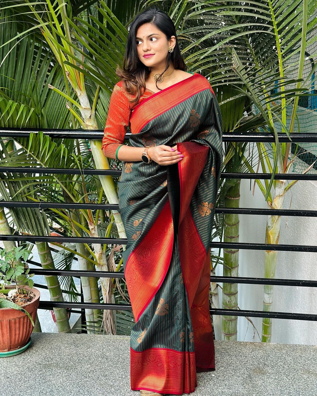 Hypnotic Green Soft Silk Saree With Ideal Blouse Piece