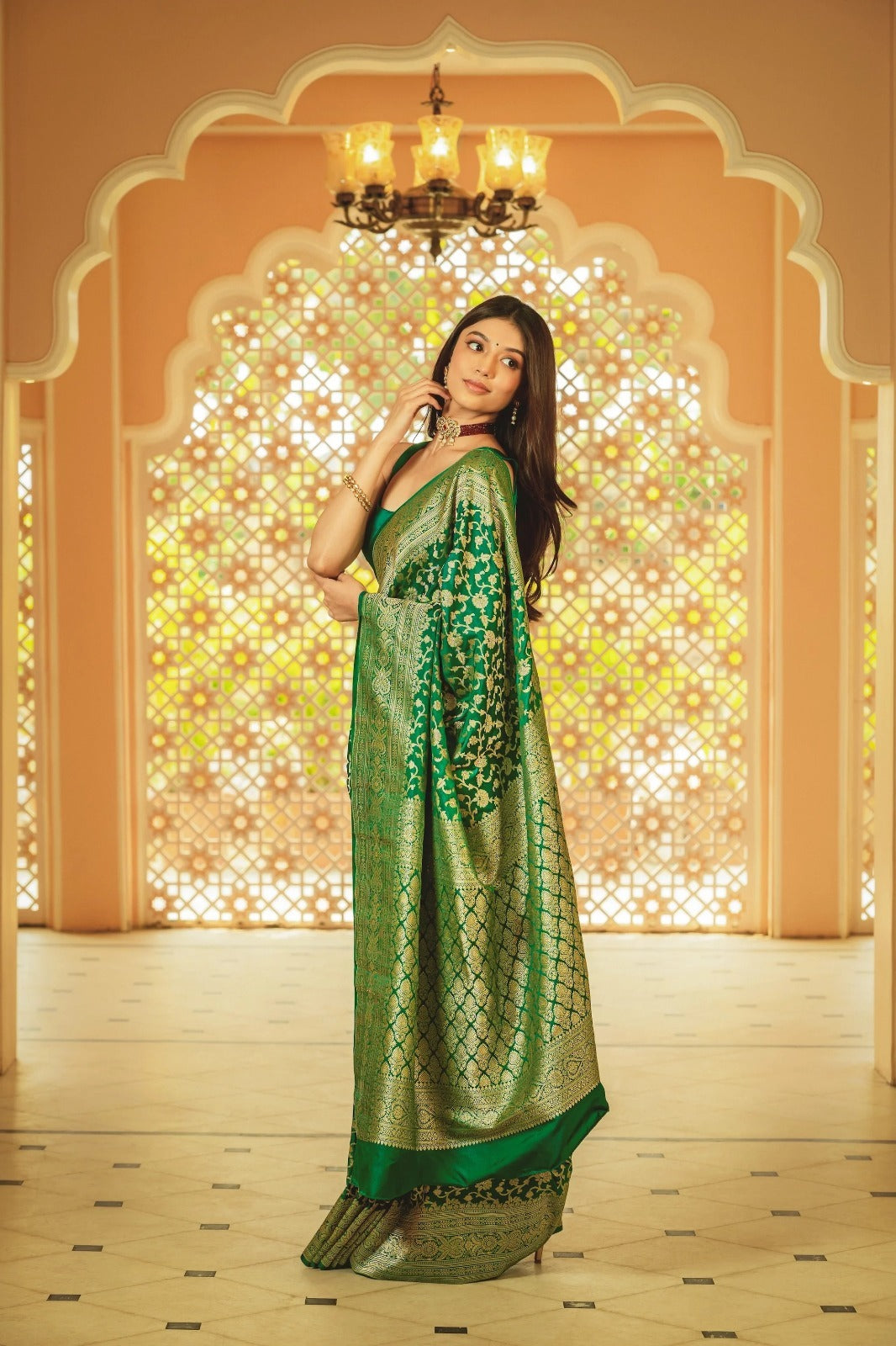 Inspiring Green Soft Banarasi Silk Saree With Stylish Blouse Piece