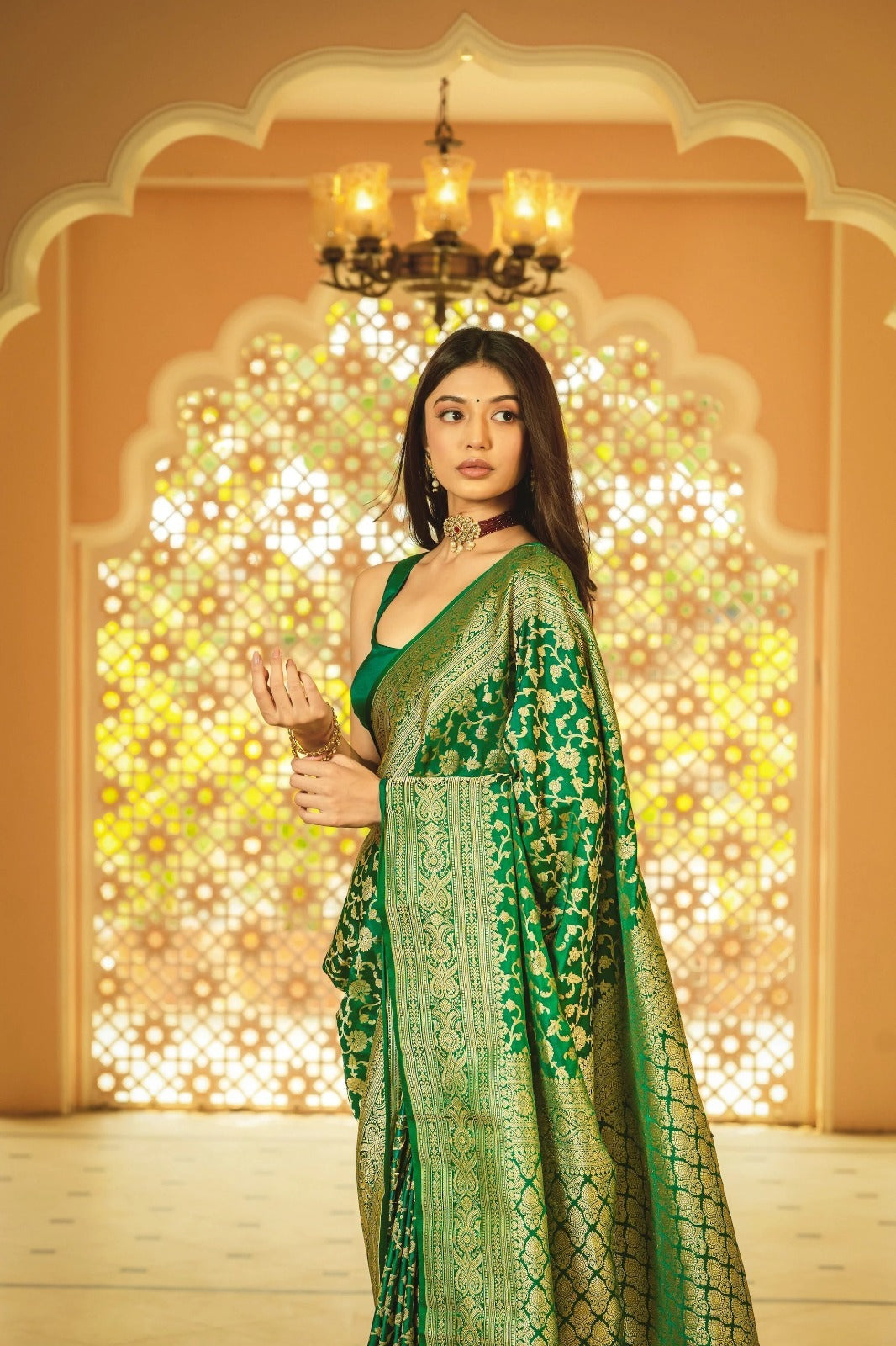Inspiring Green Soft Banarasi Silk Saree With Stylish Blouse Piece