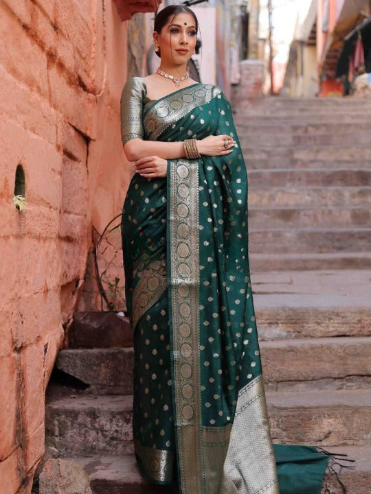 Lissome Green Soft Silk Saree With Majesty Blouse Piece