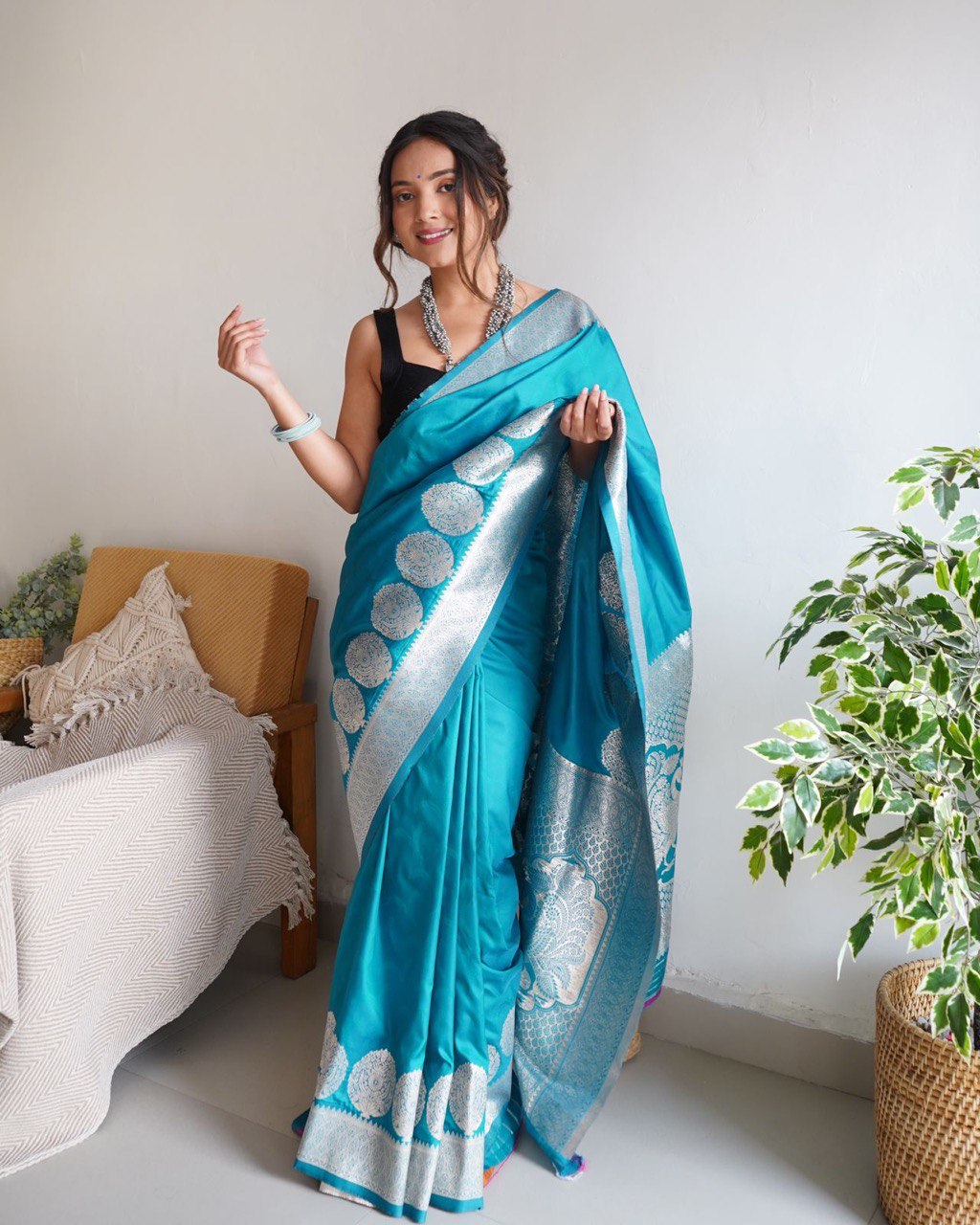 Enticing Firozi Soft Silk Saree With Sophisticated Blouse Piece